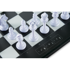 eONE - komputer szachowy (KS-24)